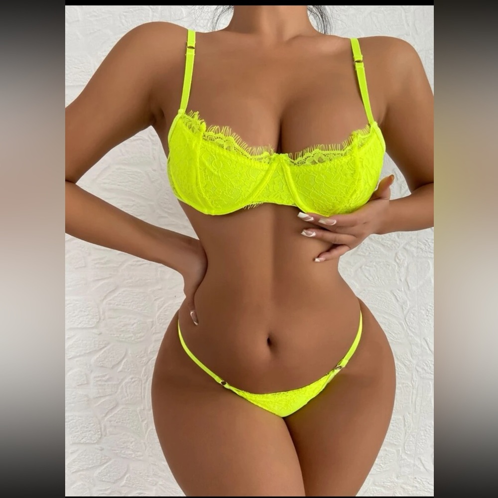 NWT Green bra & panty set